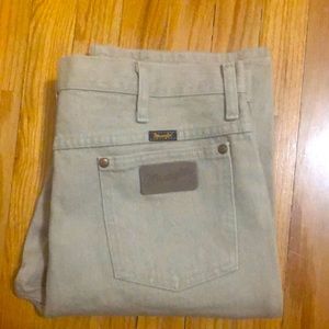 Men’s Wranglers jeans in tan colors size 34 x 32